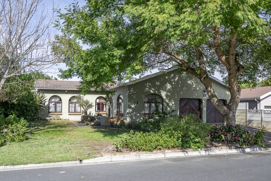 4 Bedroom Property for Sale in Protea Heights Western Cape